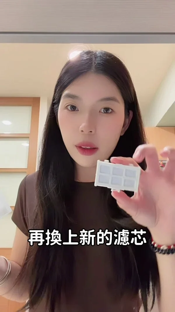 冰箱濾芯合作影片中的創作者體驗畫面